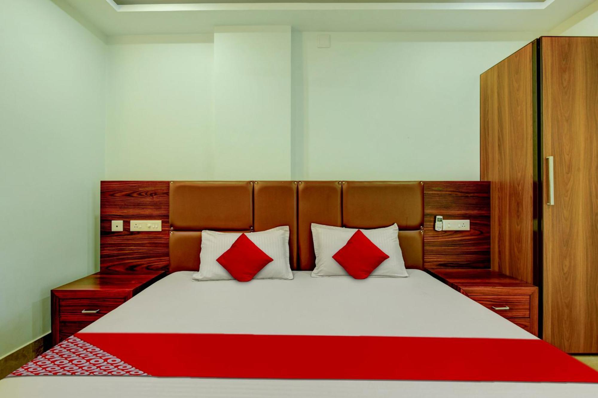 Hotel O Royal Tower Lodge Etakkare Ngoại thất bức ảnh